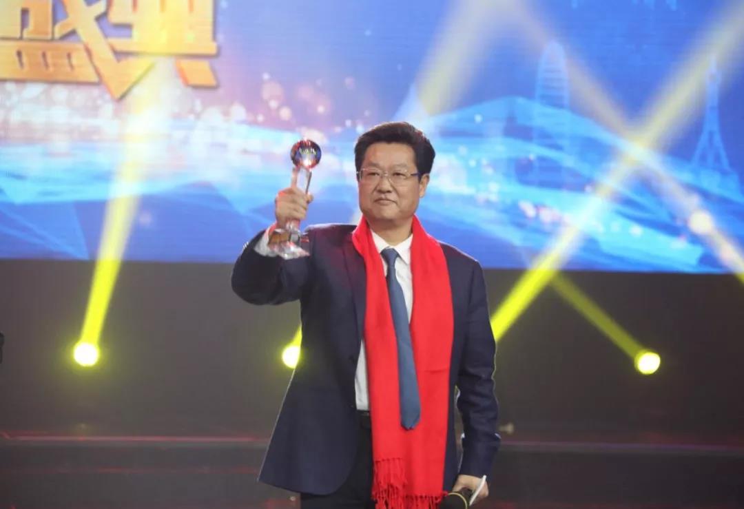 华体会网页版登录入口董事长李旭禄荣获“第九届（2018）河南经济年度人物”